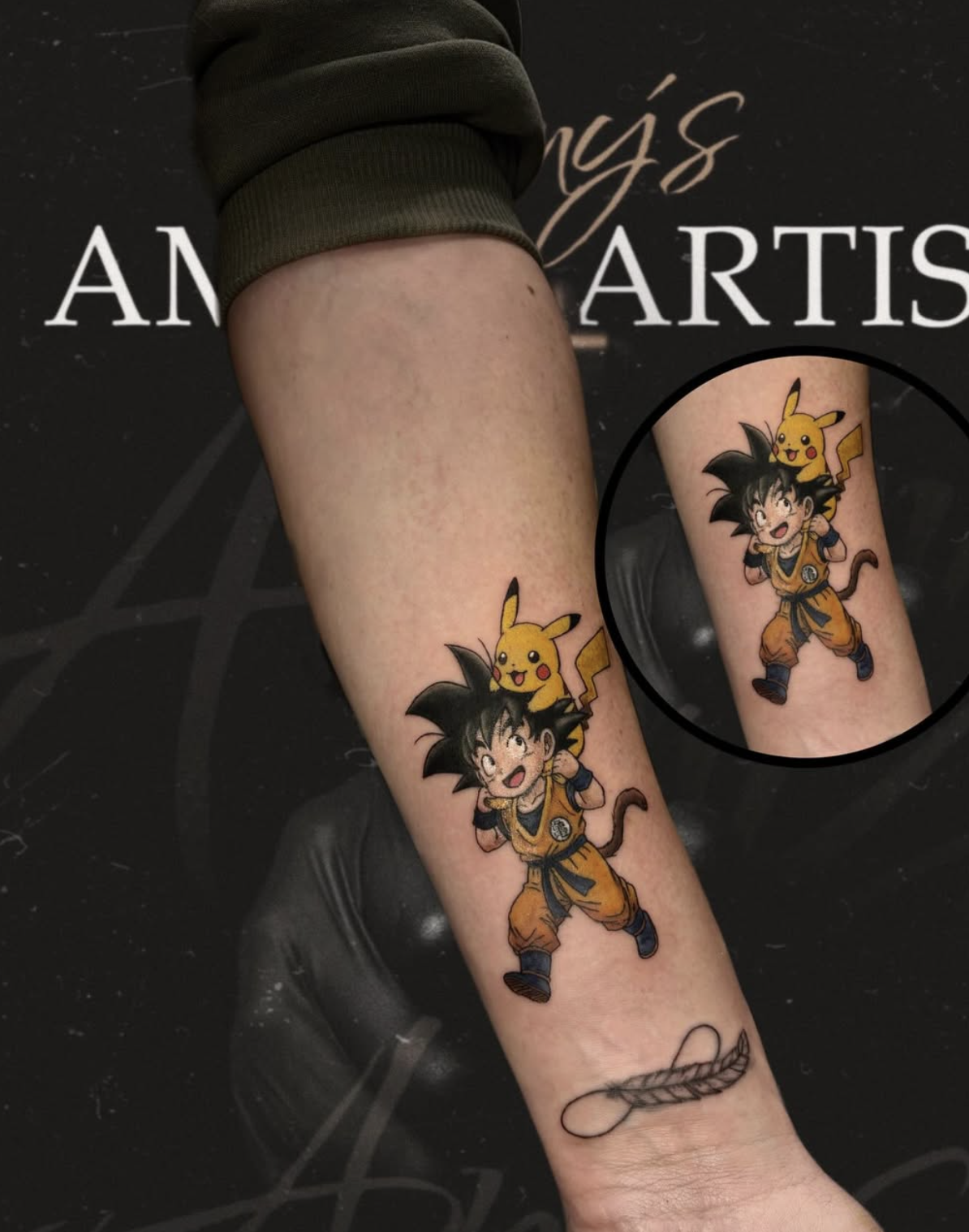 Black-and-Grey Skorpion Tattoo am Oberarm